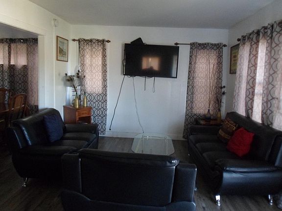 3rd image of 3754 Veteran Ave