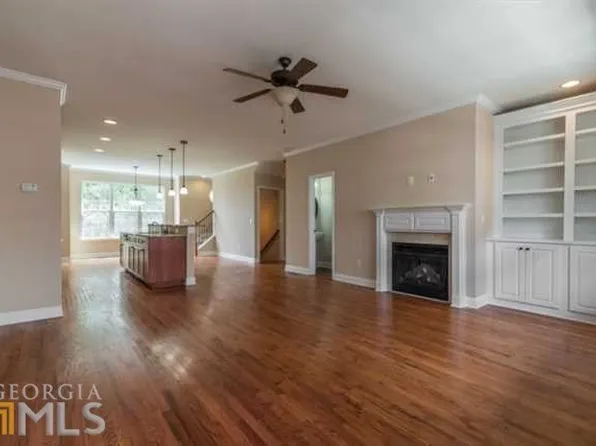 320 Vannoy Park Ln, Atlanta, GA 30316