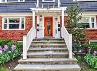 145 Butler Ave APT 2N, Providence, RI 02906