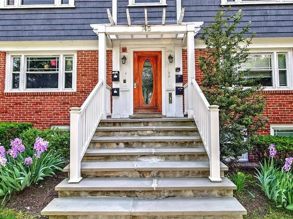 145 Butler Ave APT 2N, Providence, RI 02906