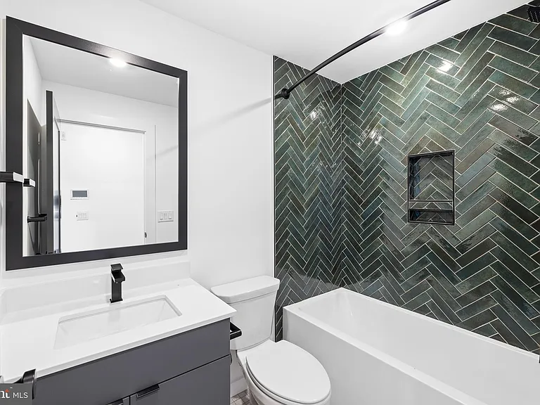 17 Girard Avenue Ave W #4 — Photo 11