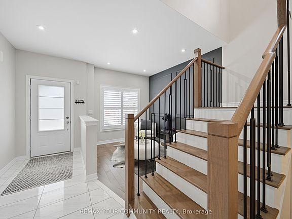 3rd image of 275 Sharon Creek Dr