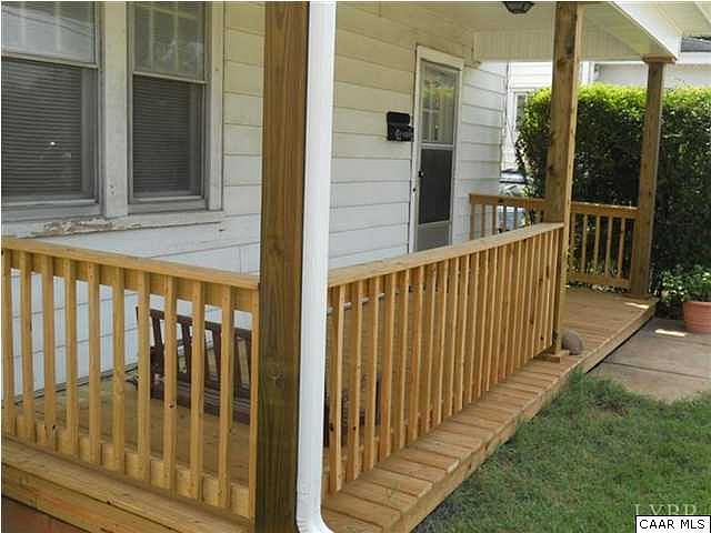 2nd image of 3208 Memorial Ave