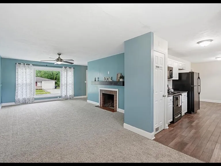2902 W 7th St — Photo 5
