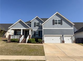 902 Chancery Ln, Cave Springs, AR 72718