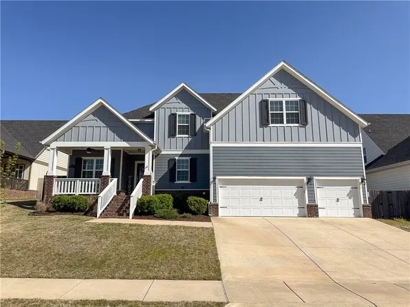 902 Chancery Ln, Cave Springs, AR 72718