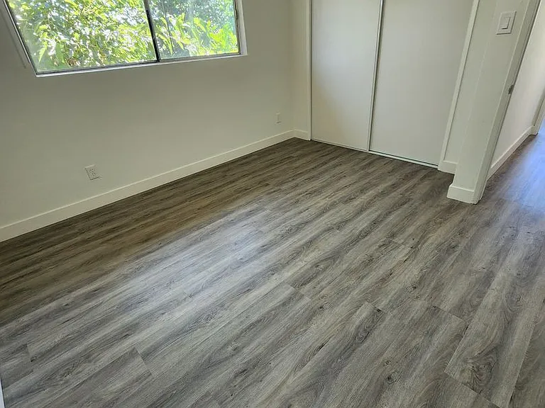 1033 W 253rd St #6 — Photo 10
