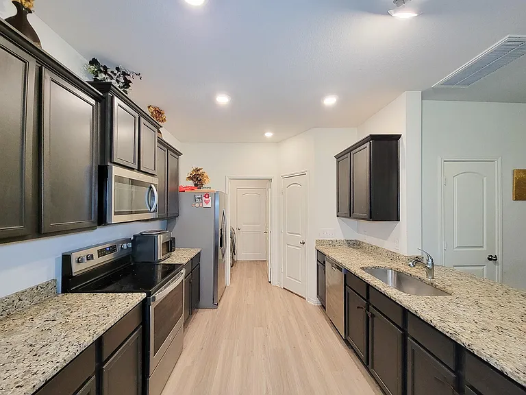 10793 Castle Rock Dr — Photo 9