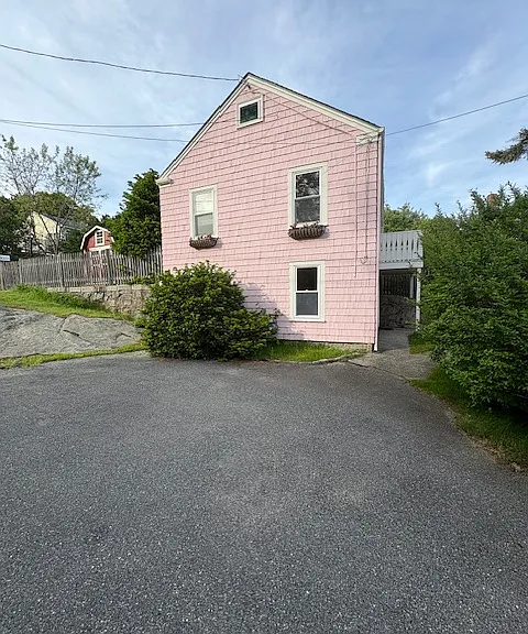 11 Bond St — Photo 2