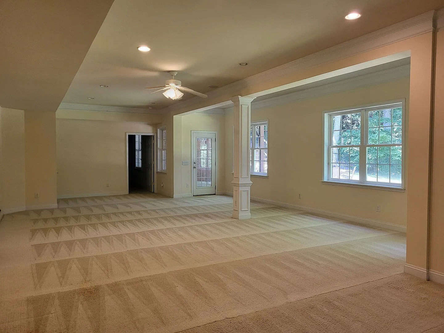 1 bedroom basement apartment — Photo 3
