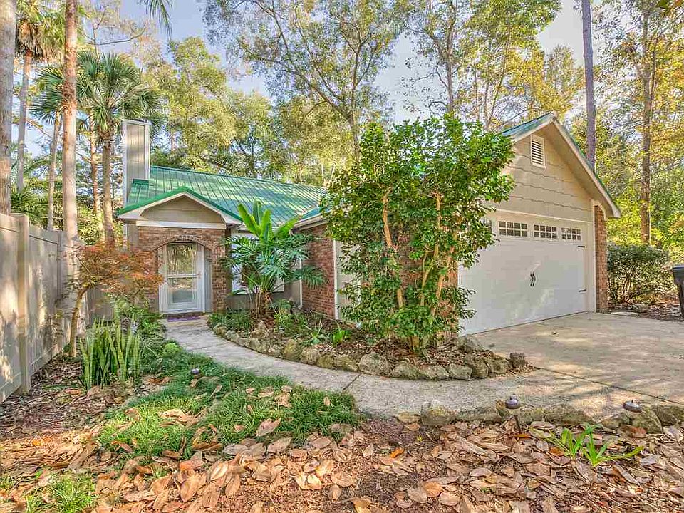 1st image of 3249 Earl Dr