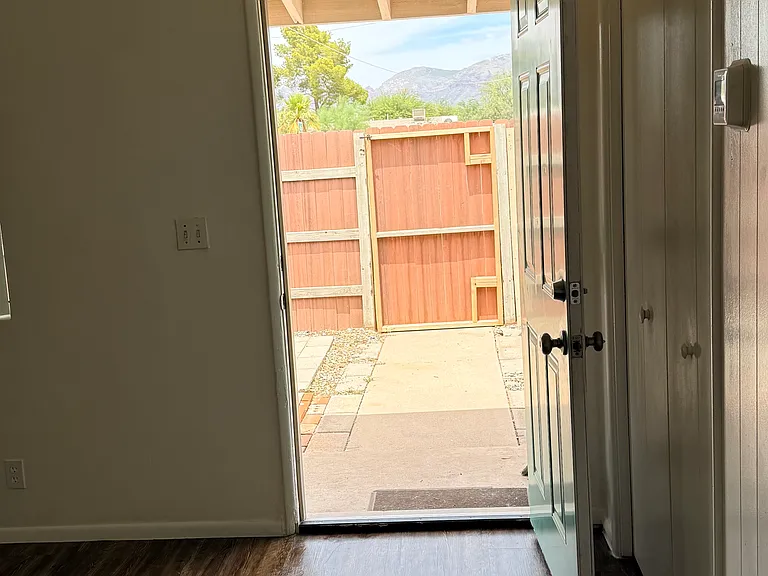 3510 E Blacklidge Dr — Photo 15