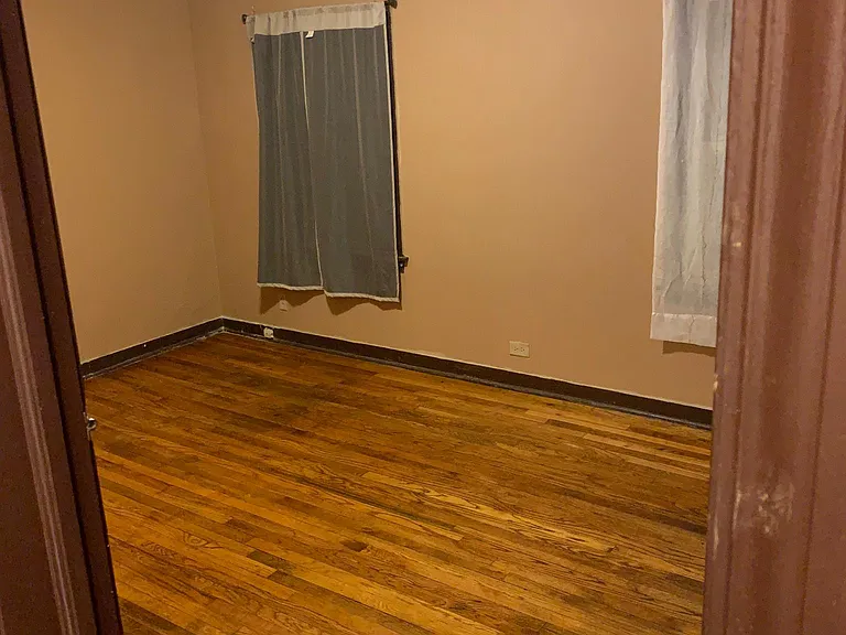 9655 S Yates Ave — Photo 7