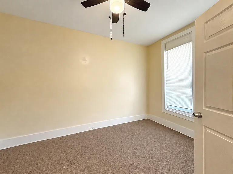1617 N Warwick Ave — Photo 5