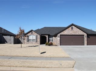 2102 SW 18th St, Bentonville, AR 72712