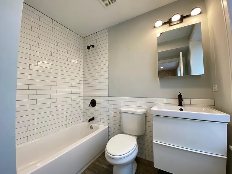 2819 W 25th St #2 — Photo 9