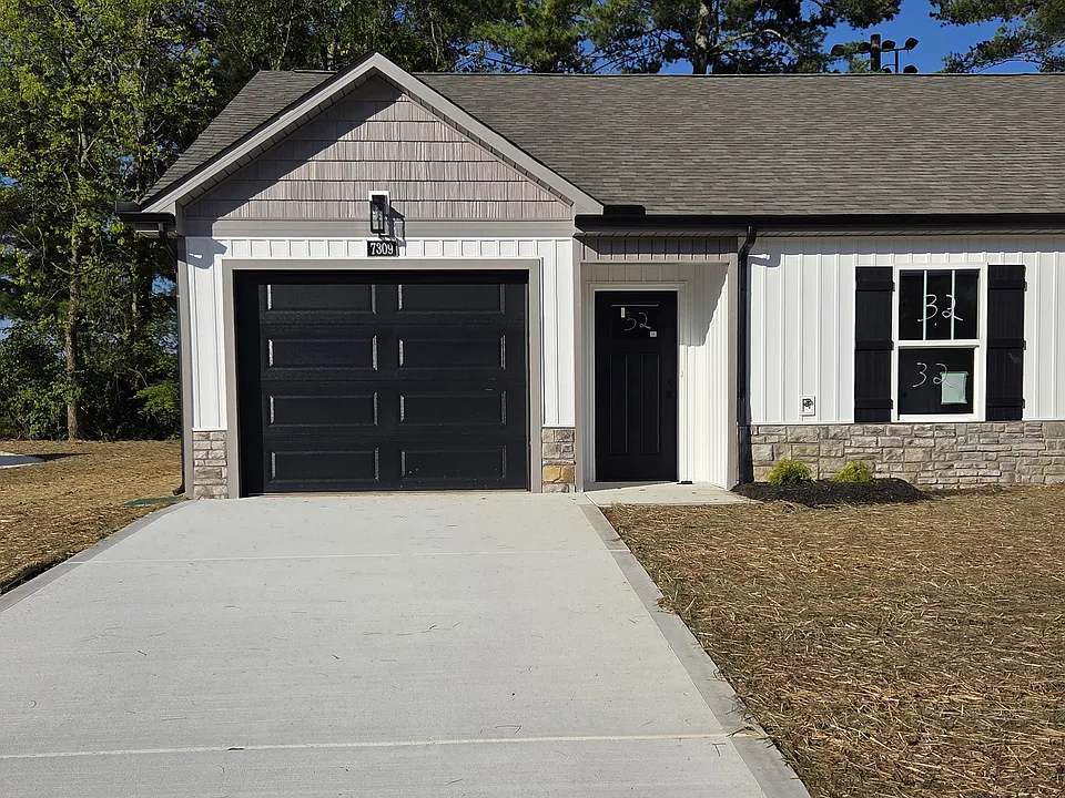7309 Woodpecker Way