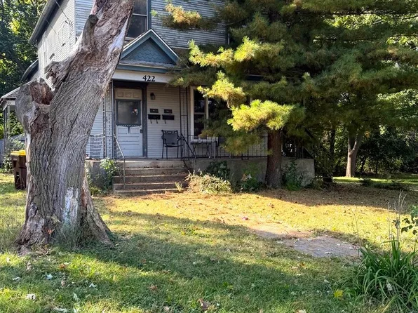 422 E Jackson St, Woodstock, IL 60098