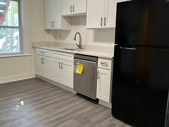 3rd image of 137 Thomas Burgin Pkwy APT 2