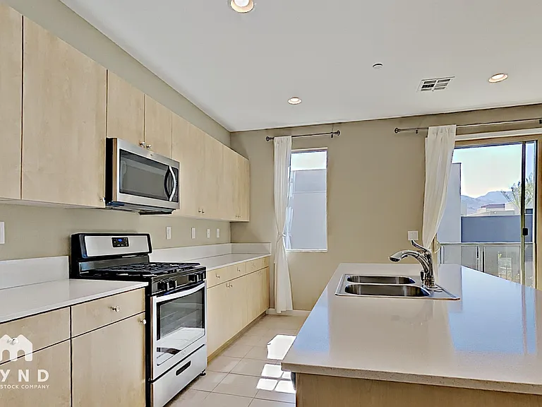 1275 Ice Park St #103 — Photo 10