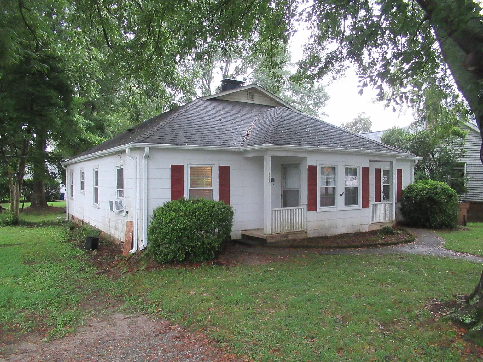2 bed, 1.0 bath, 878 sqft, $1,250 — Photo 3