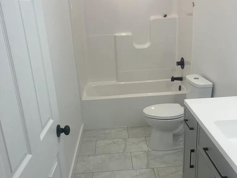 508 E 8th St #B — Photo 8