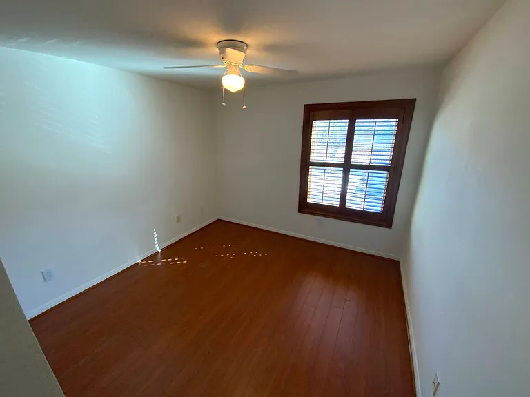231 W Horizon Ridge Pkwy #1421 — Photo 6