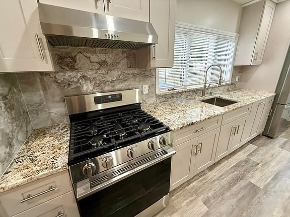 5th image of 47 Harding Ct #1