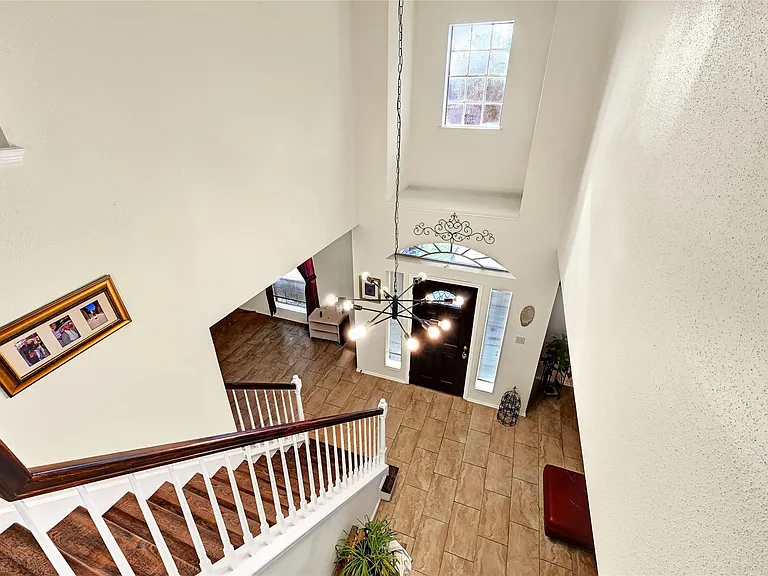 5910 Rolff Ln — Photo 12