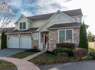 1012 Earls Ct, Lititz, PA 17543