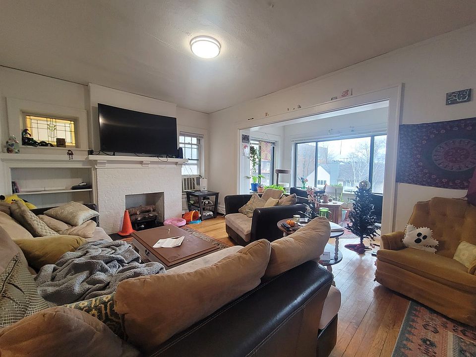 1st image of 2564 N Lake Dr APT 5