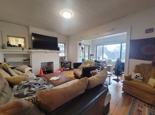 2564 N Lake Dr APT 5, Milwaukee, WI 53211