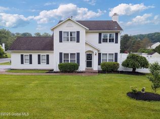 37 Doorstone Dr S, Latham, NY 12110