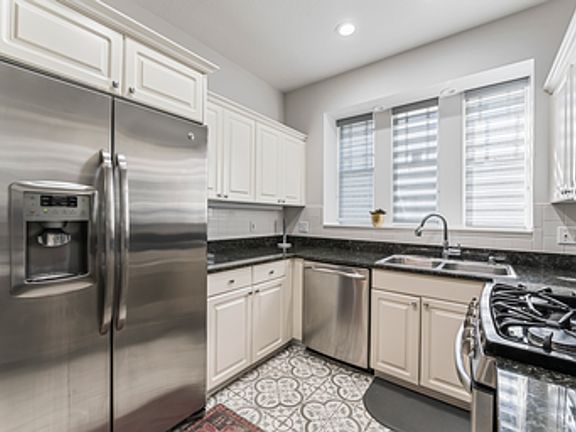 5th image of 2311 W Morrison Ave Unit 10