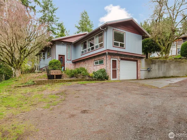 1820 Rustic Lane, Bremerton, WA 98310