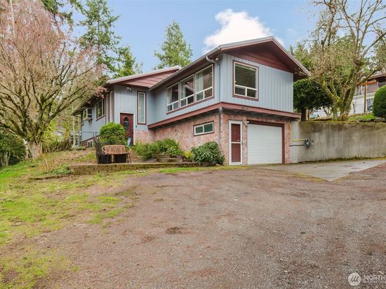 1820 Rustic Lane, Bremerton, WA 98310