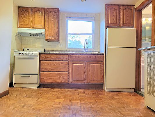 4th image of 330 20th St #2