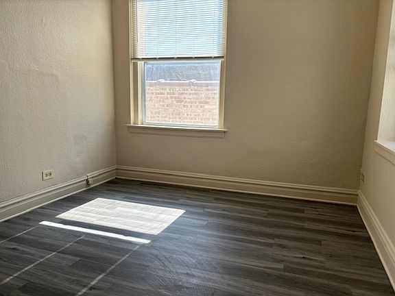 4th image of 126 N Genesee St #206