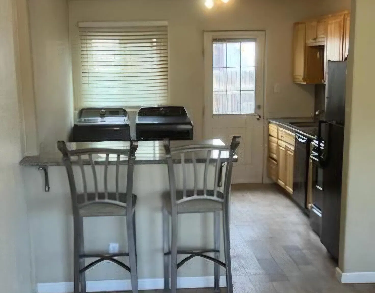 2 bed, 1.0 bath, 840 sqft, $1,425 — Photo 4