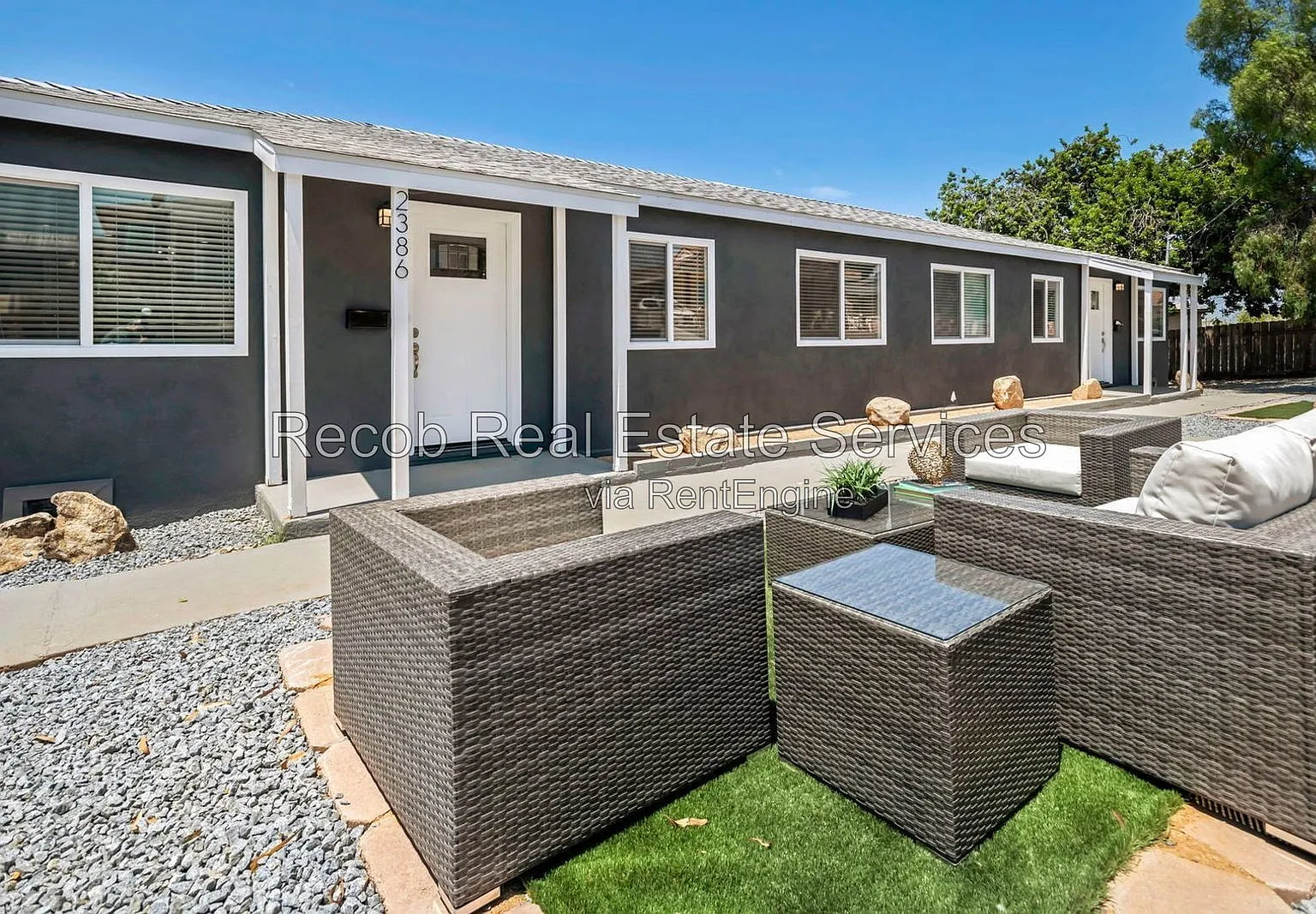 3 bed, 2.0 bath, 900 sqft, $3,595 — Photo 2