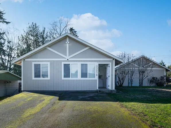 2207 SW 328th St #B, Federal Way, WA 98023