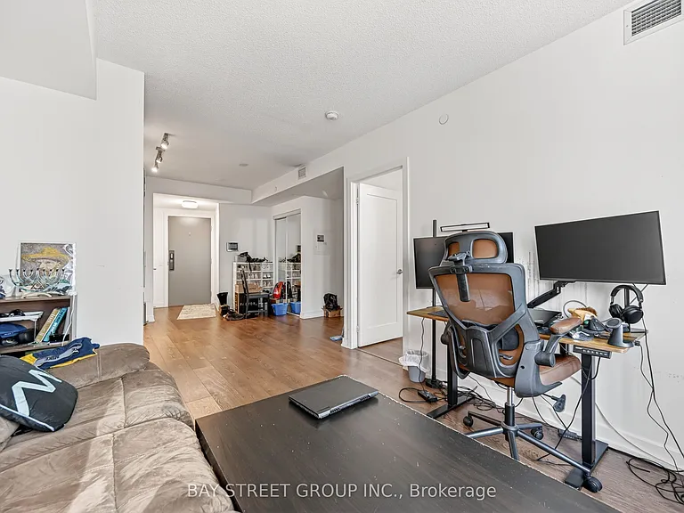 10 York St #1002 — Photo 20