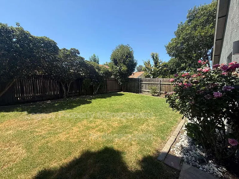 6050 Dayburst Way — Photo 23