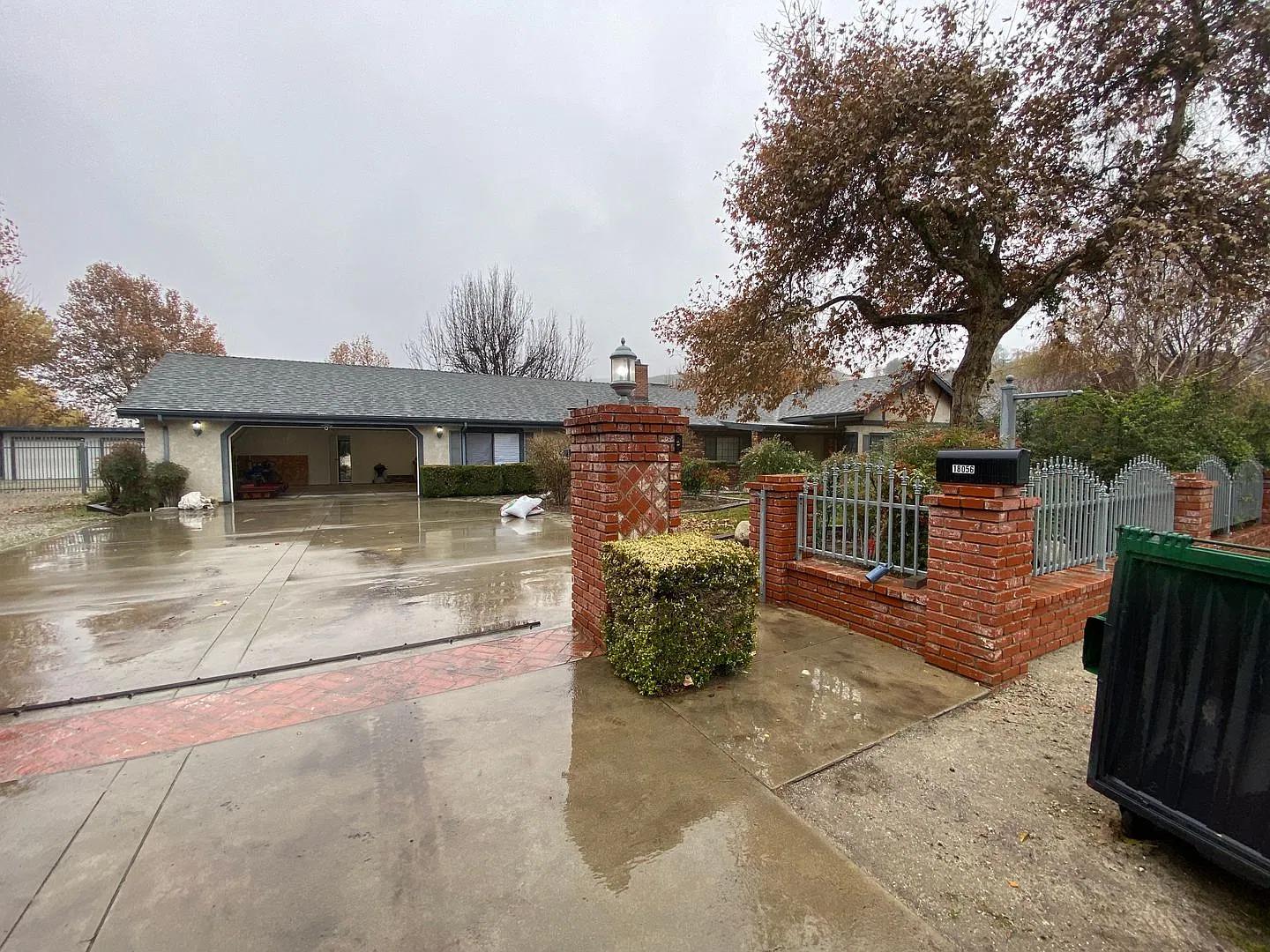 Lake Hughes Gated 3 bedroom — Photo 1