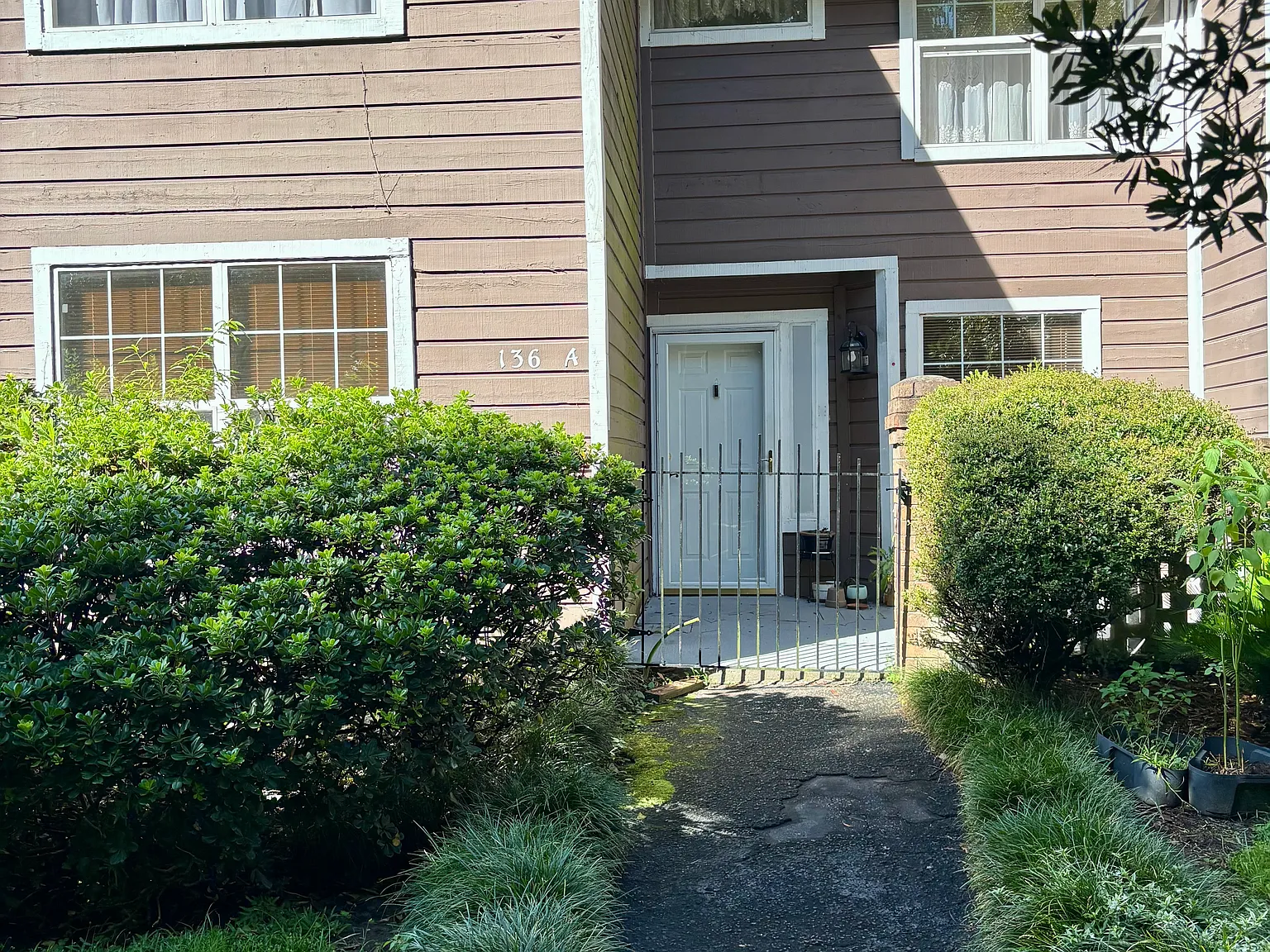 136 Luden Dr — Photo 1