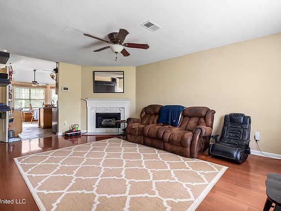 4th image of 7125 Creekside Dr