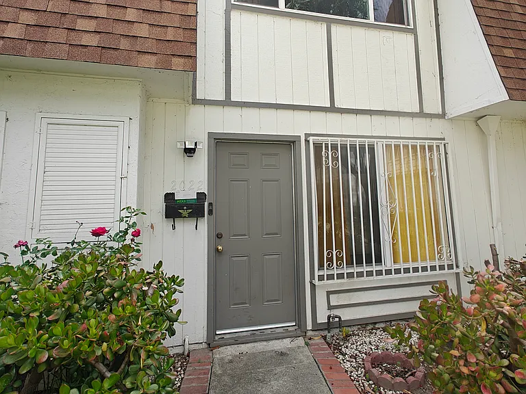 2022 Liberia Cir — Photo 1