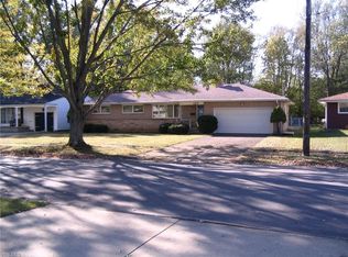 127 Canterbury Rd, Elyria, OH 44035