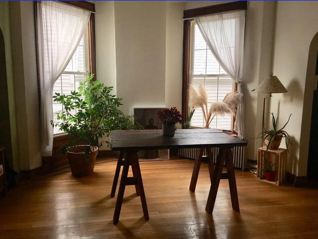 3 bed, 1400 sqft, $2,800 — Photo 2