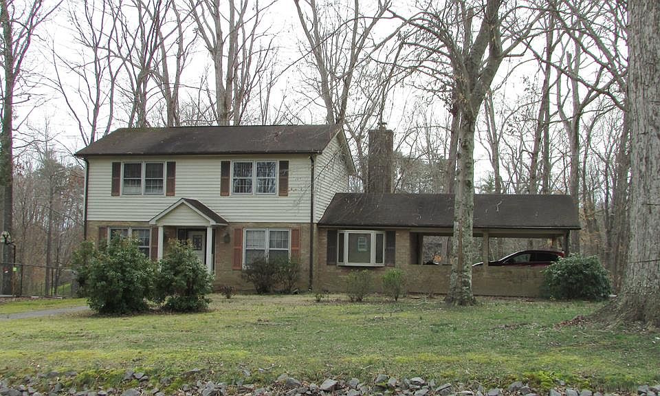 1st image of 204 Grenadier Cir